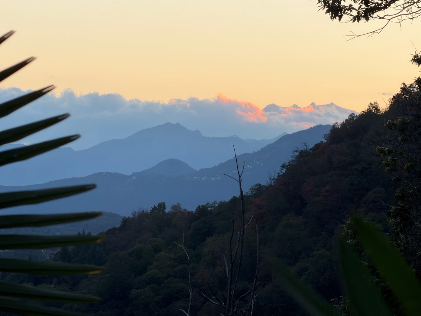 Abendstimmung über den Tessiner Bergen